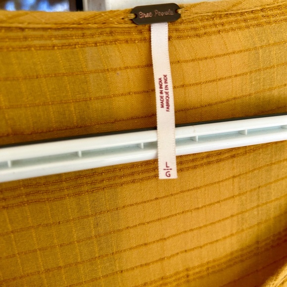 Balloon sleeve peasant top mustard blouse - Picture 4 of 4